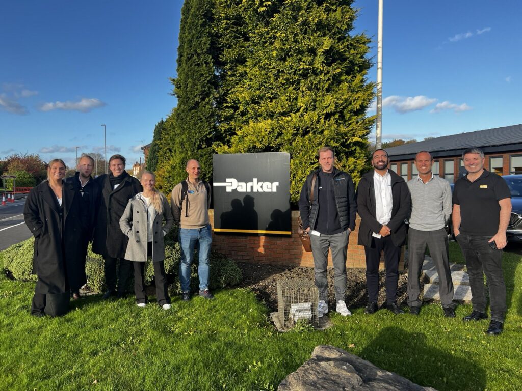 Medarbejdere fra Colly Flowtech sammen med Parker Hannifin.